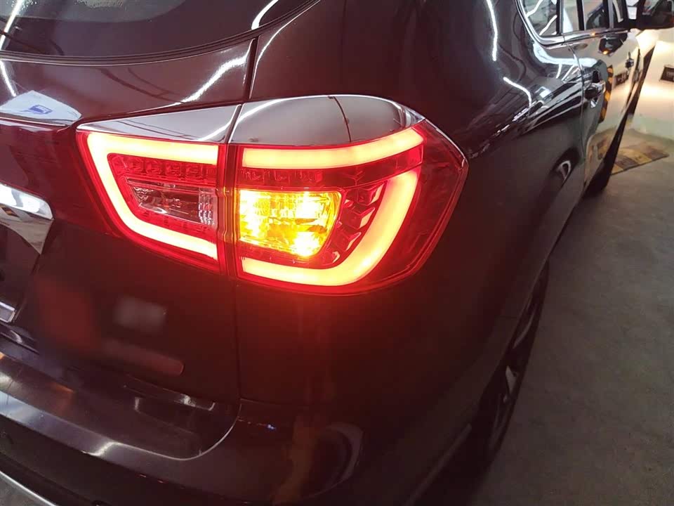 BYD S7