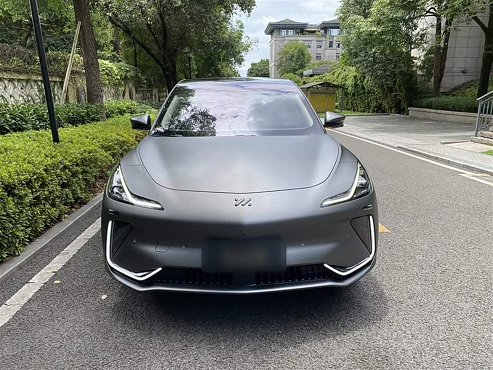 IM Motors Zhiji LS7