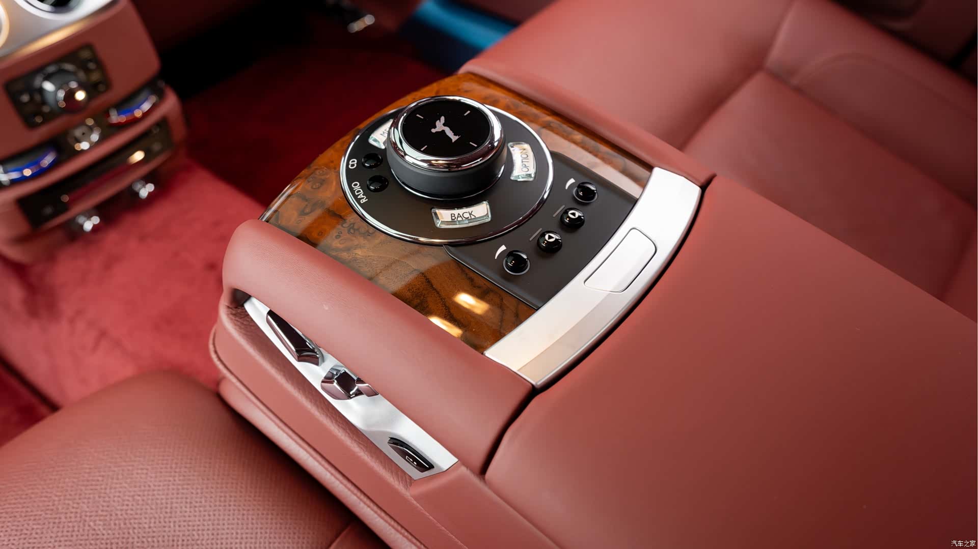 Rolls-Royce Ghost, 2015 12