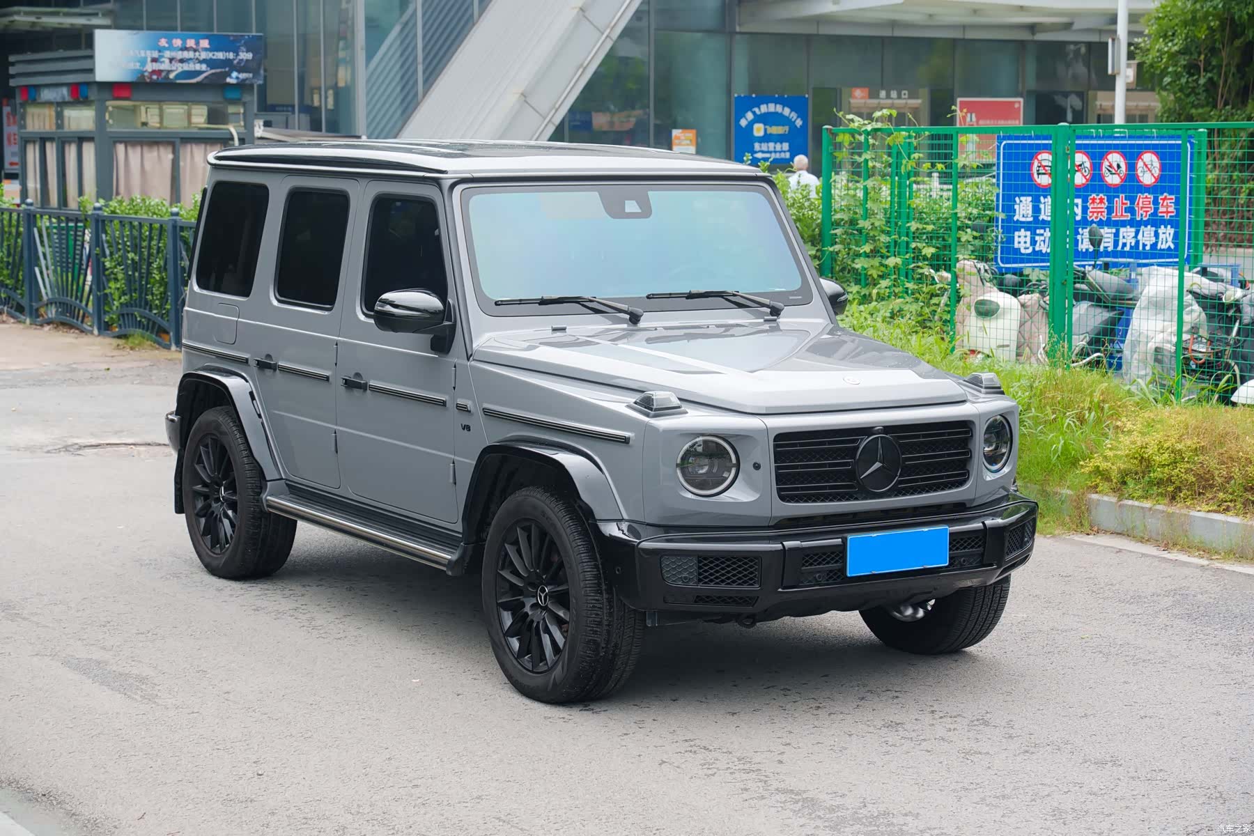 Mercedes-Benz G-Class, 2022 3