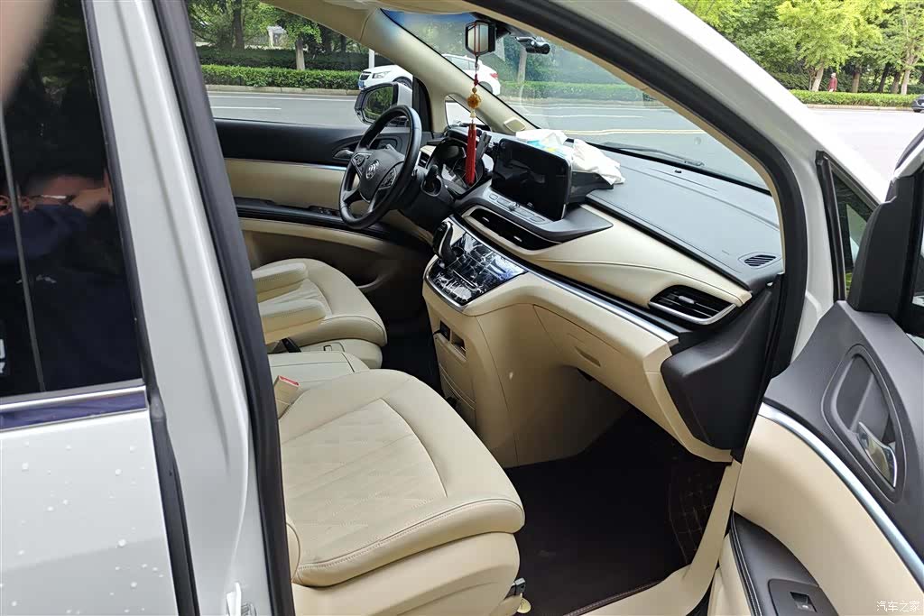 Buick GL8, 2024 8