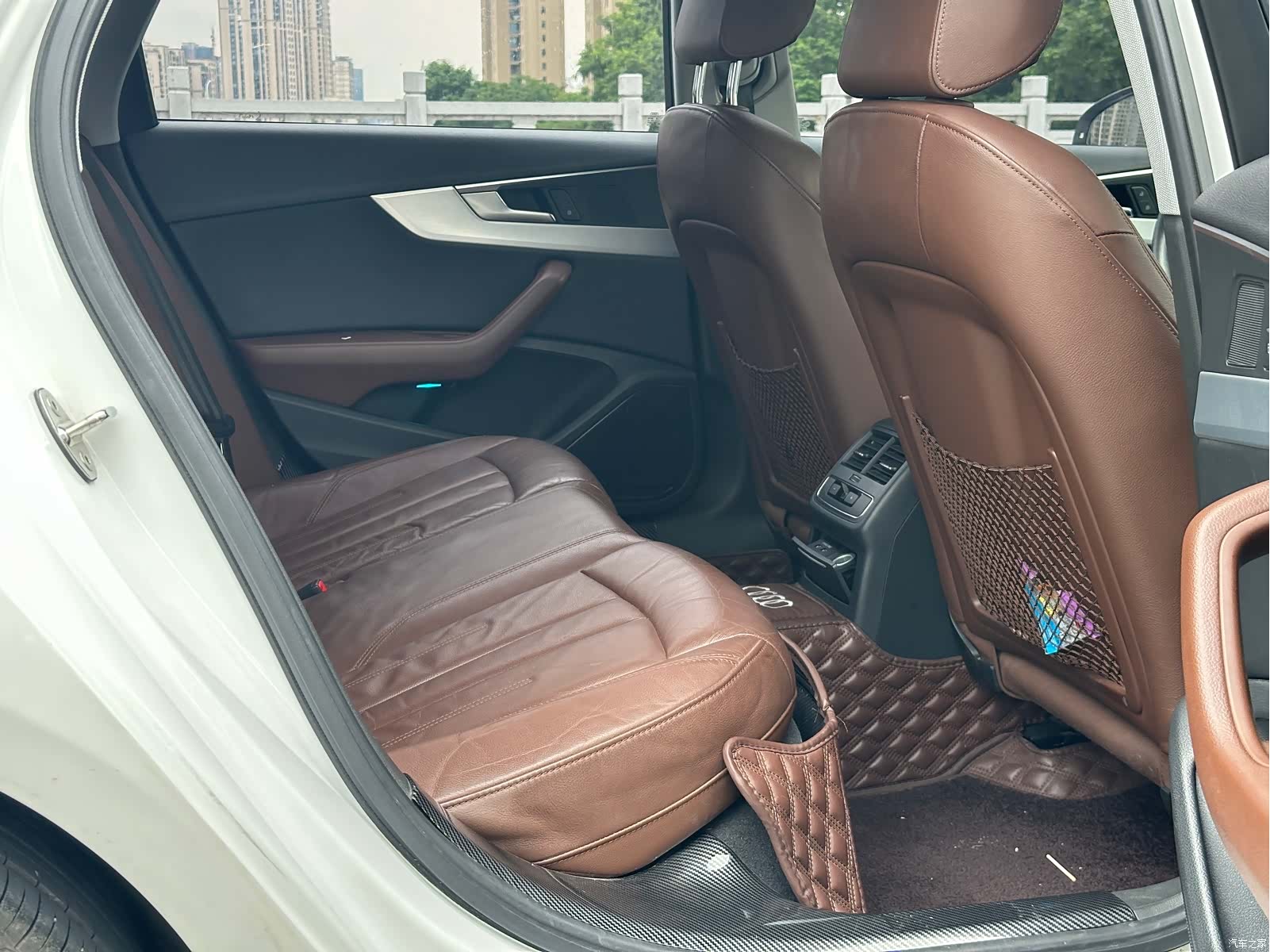Audi A4L, 2019 9
