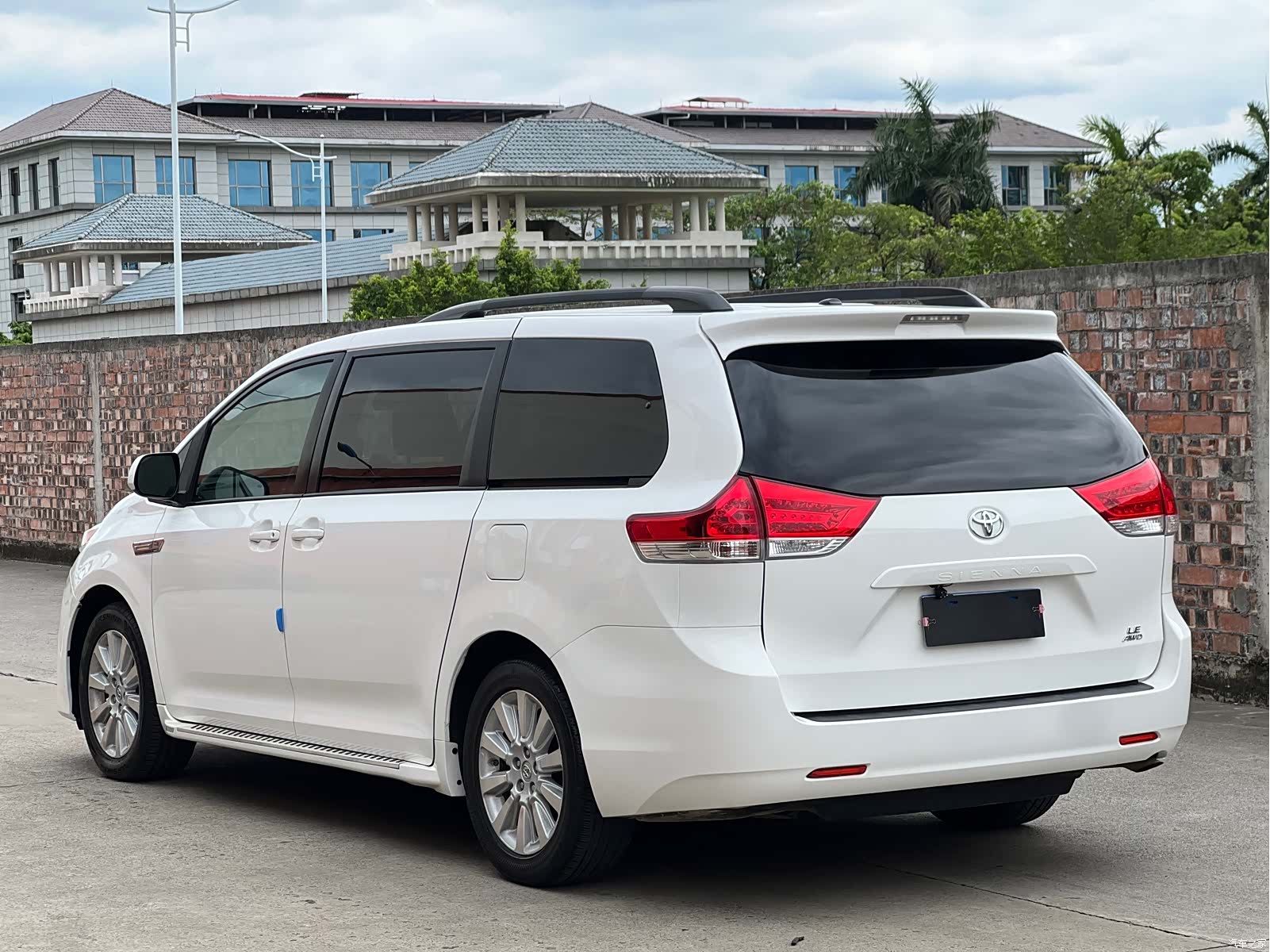 Toyota Sienna, 2016 все фото