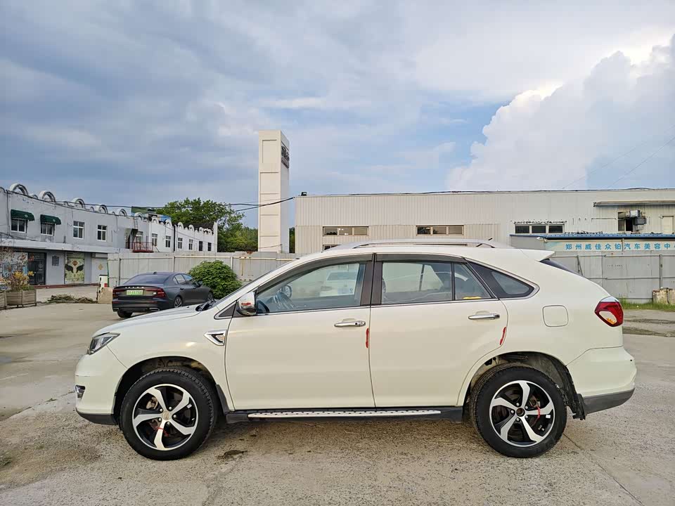BYD S7