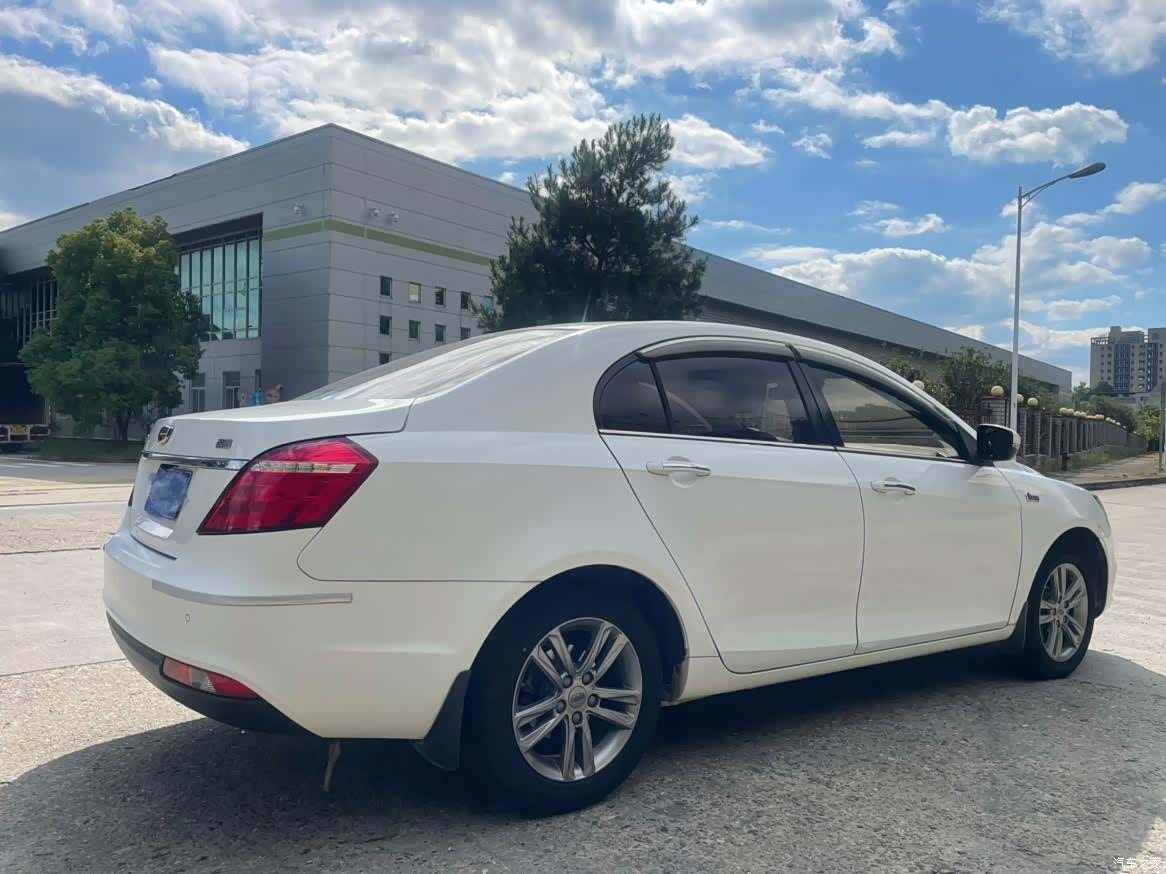 Geely Emgrand, 2017 3