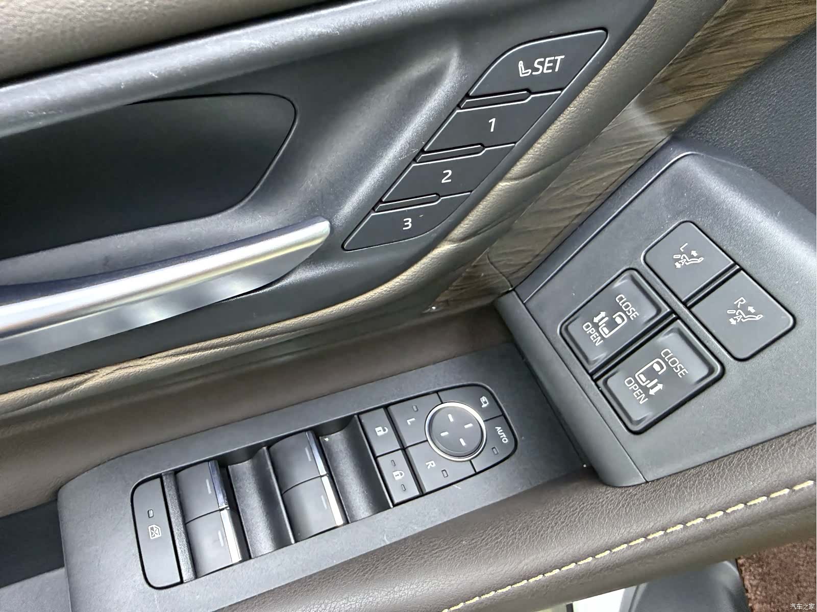 Toyota Vellfire, 2024 12