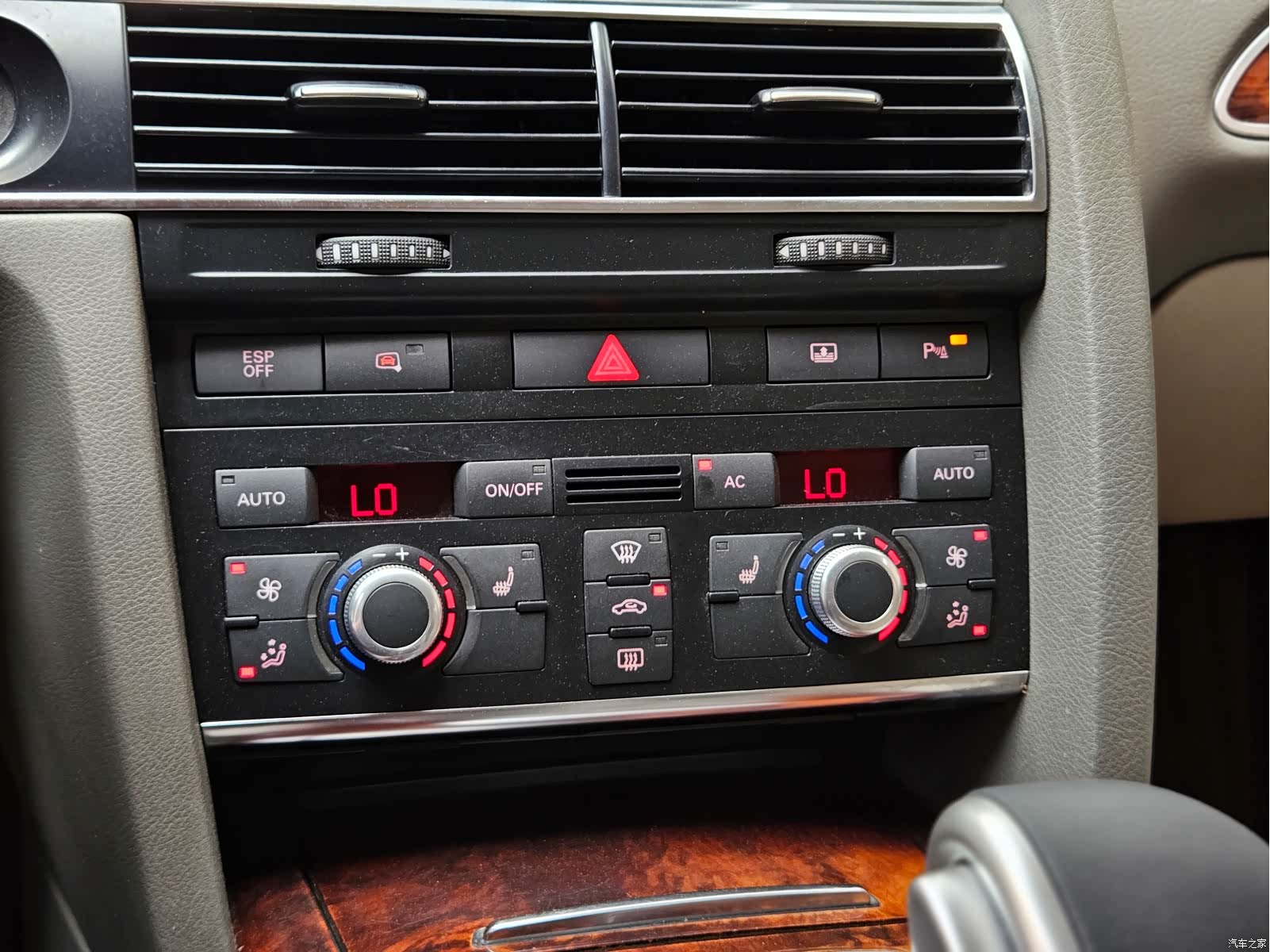 Audi A6L, 2011 14