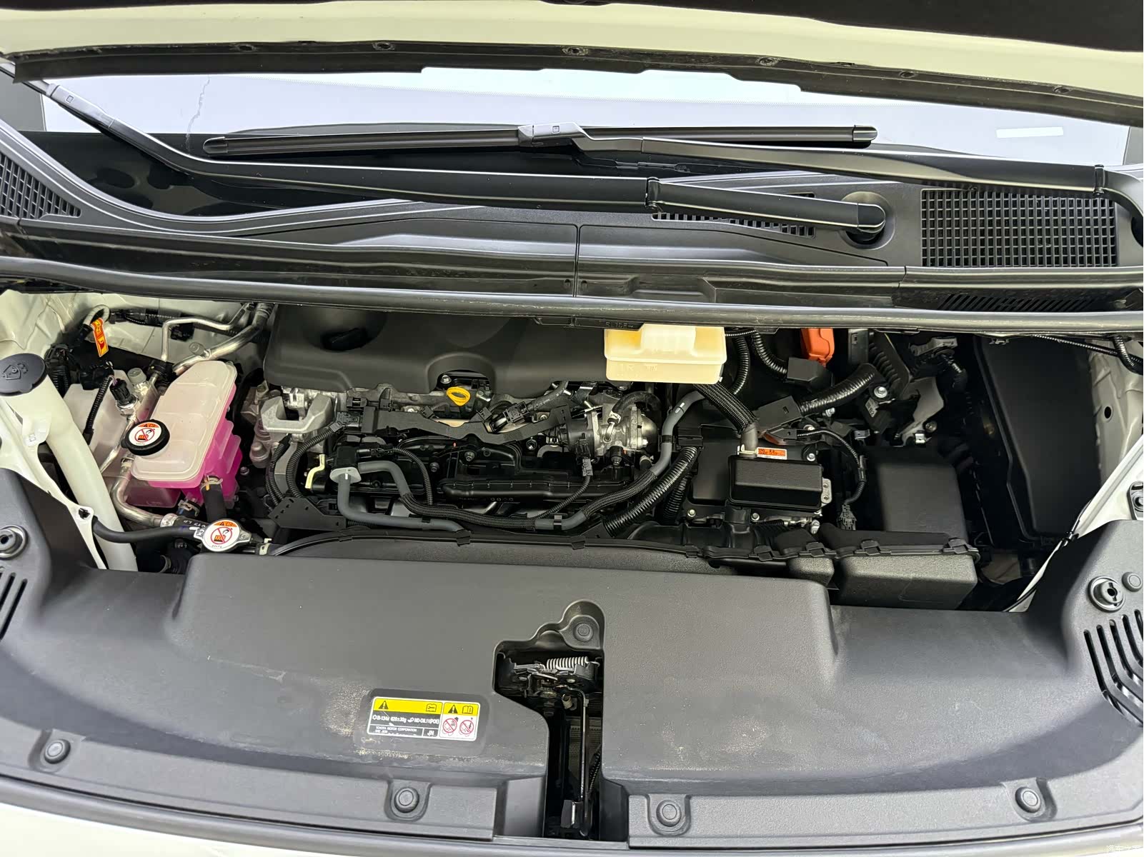 Toyota Vellfire, 2024 4
