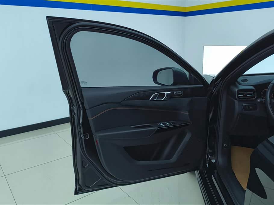 Lynk & Co 02 Hatchback