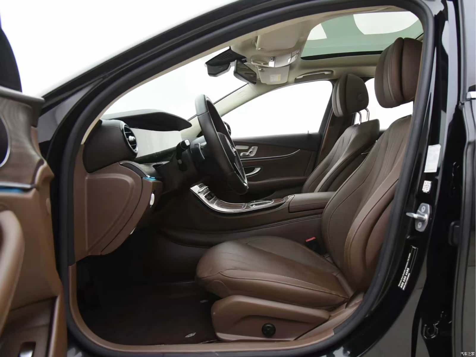 Mercedes-Benz E-Class, 2023 8
