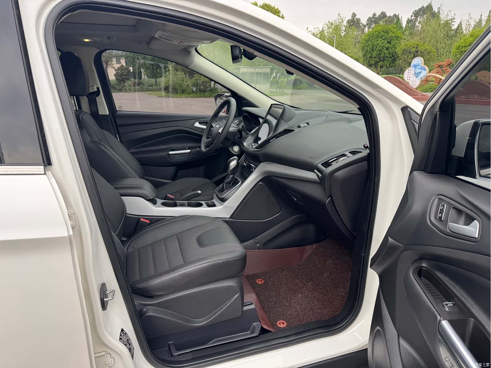 Ford Kuga, 2016 10