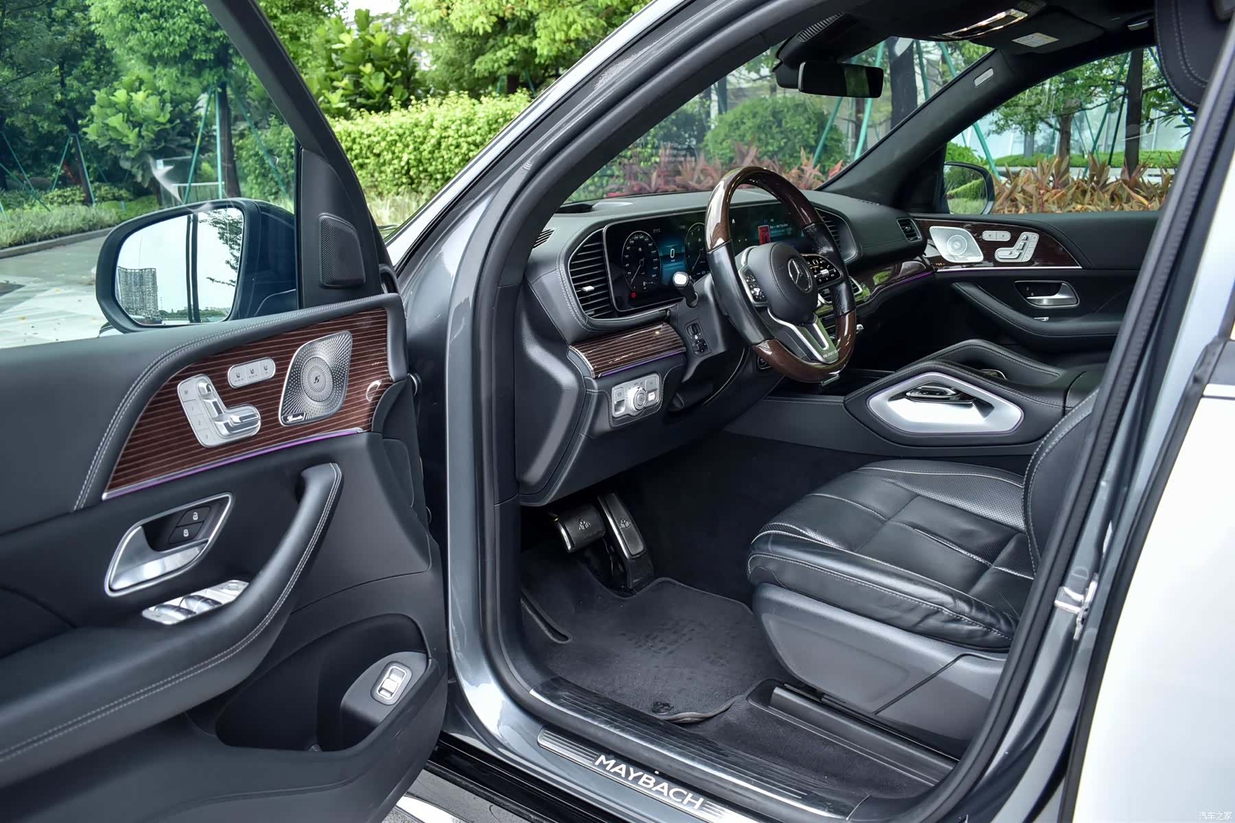 Maybach GLS, 2021 9
