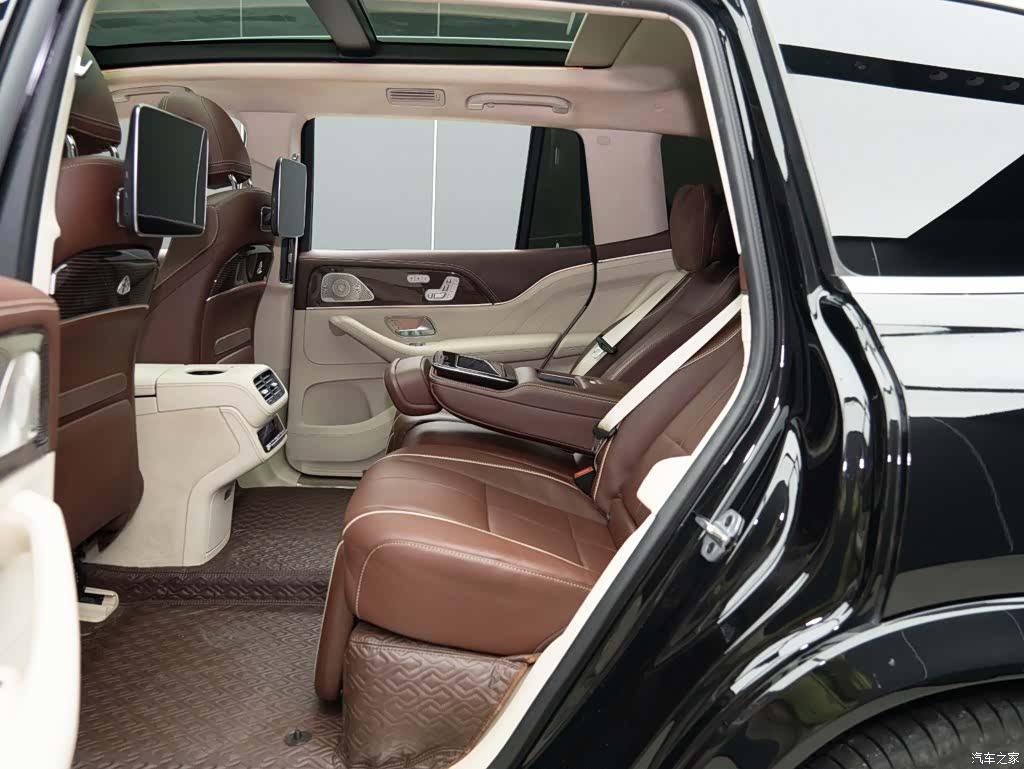 Maybach GLS, 2022 9