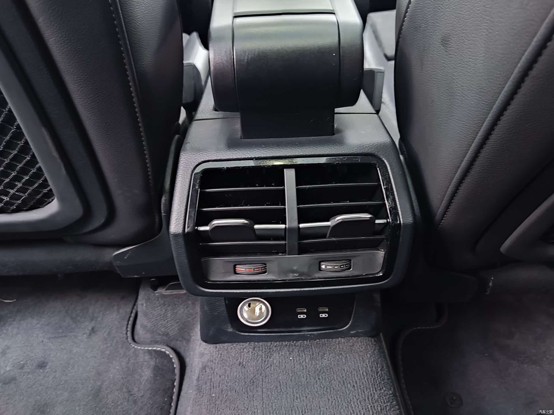Audi Q3, 2022 13