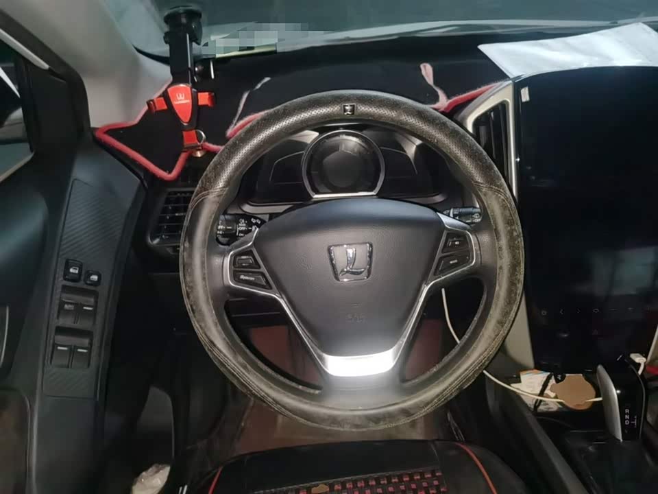 Luxgen Excellent 6 SUV