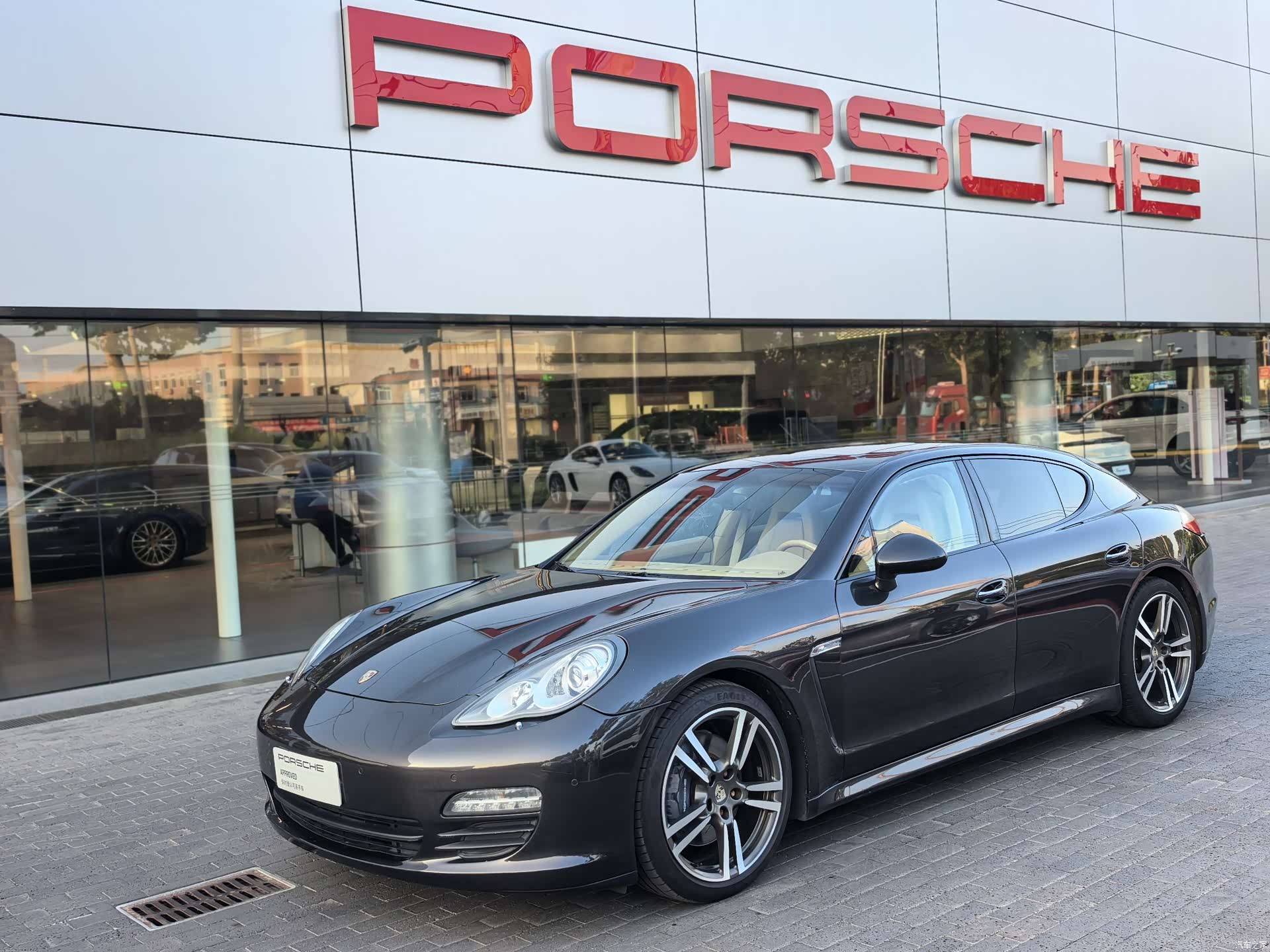 Porsche Panamera, 2011 1