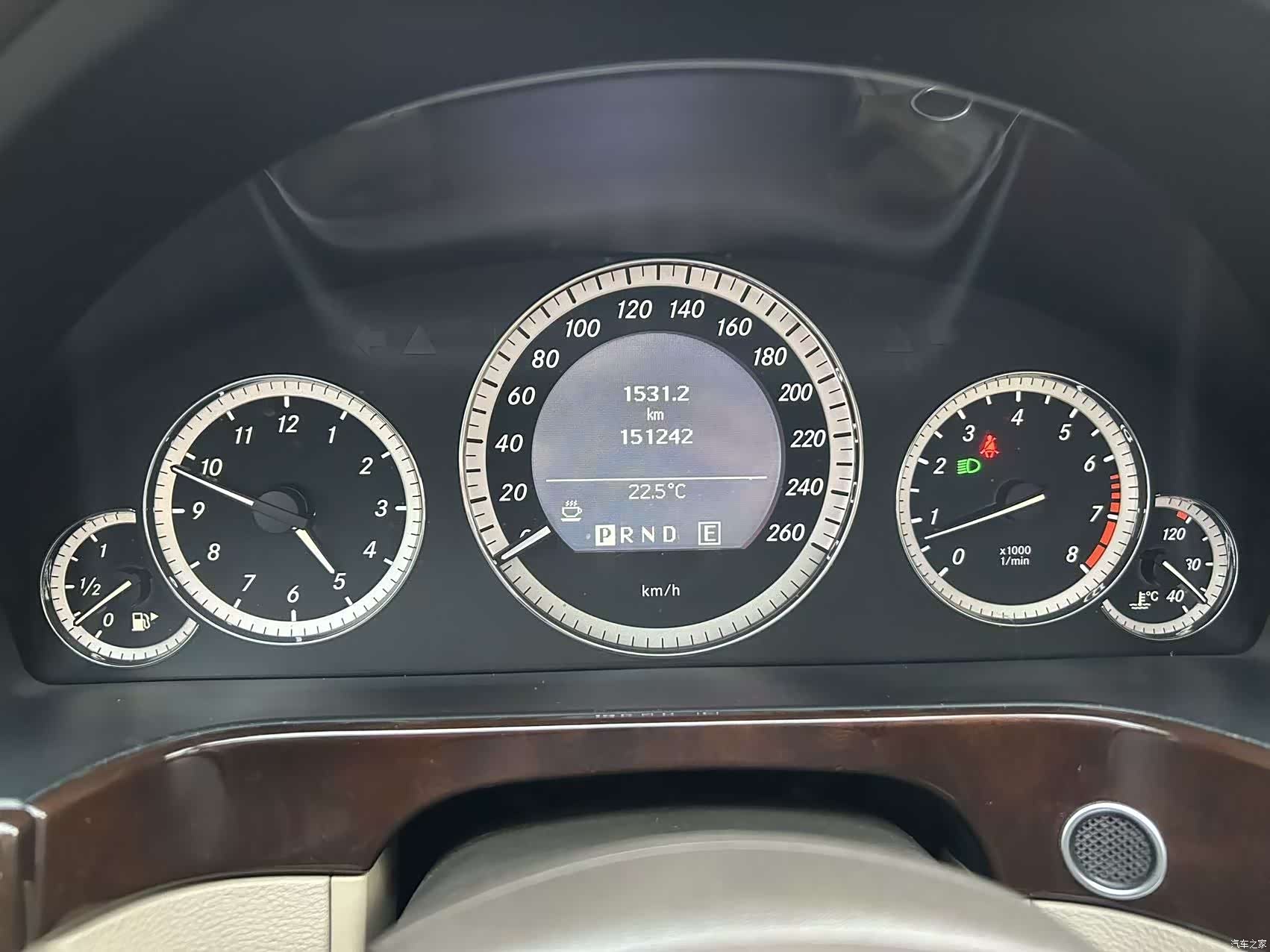 Mercedes-Benz E-Class, 2013 10