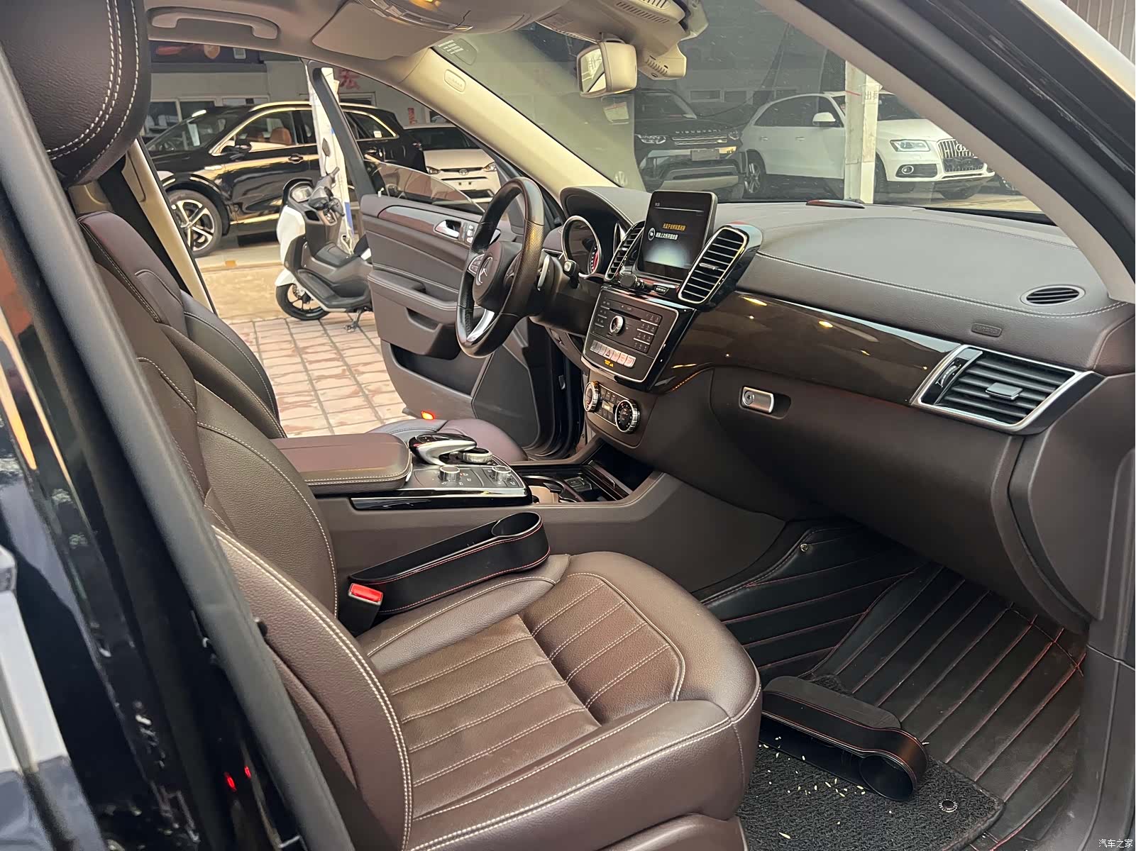 Mercedes-Benz GLS, 2019 11