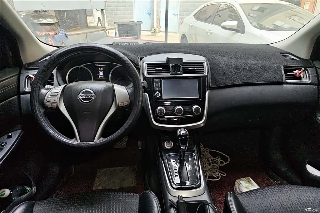 Nissan Tiida, 2017 12