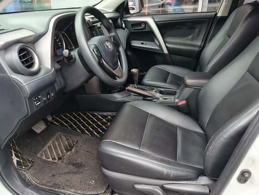 Toyota RAV4, 2017 16