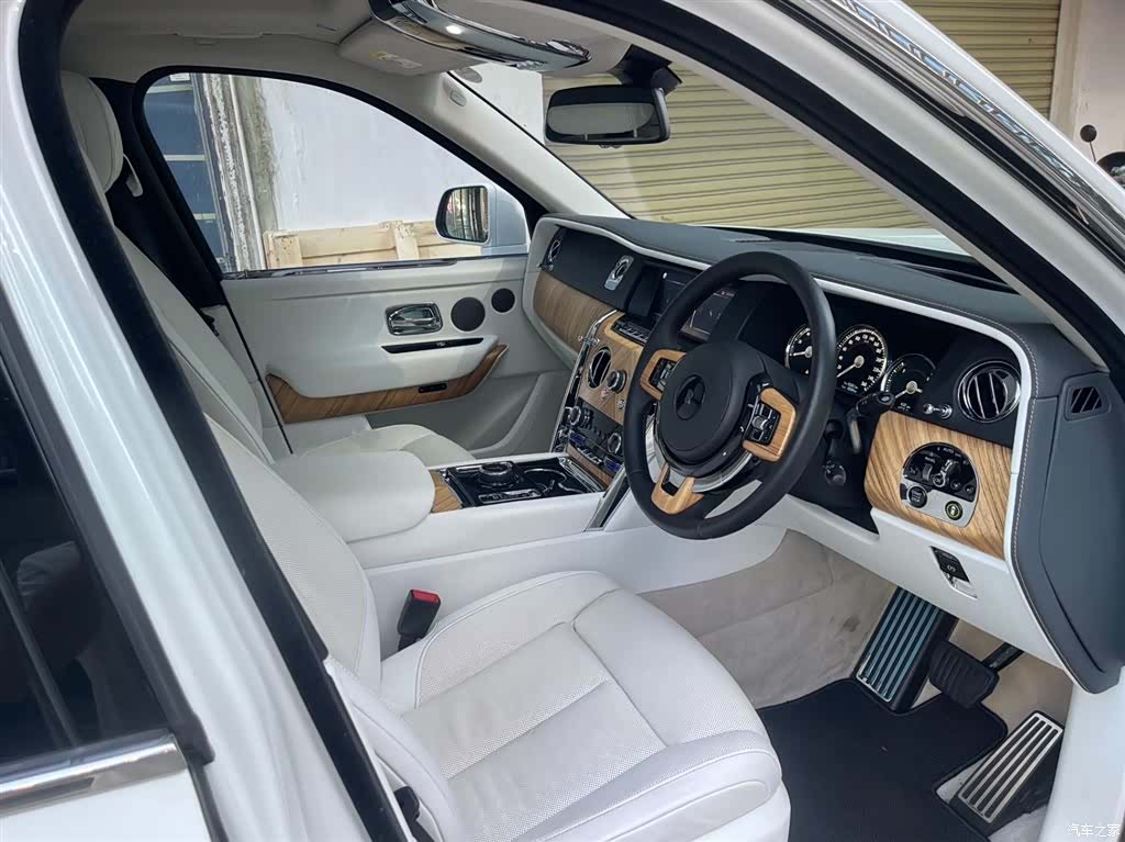 Rolls-Royce Cullinan, 2025 10