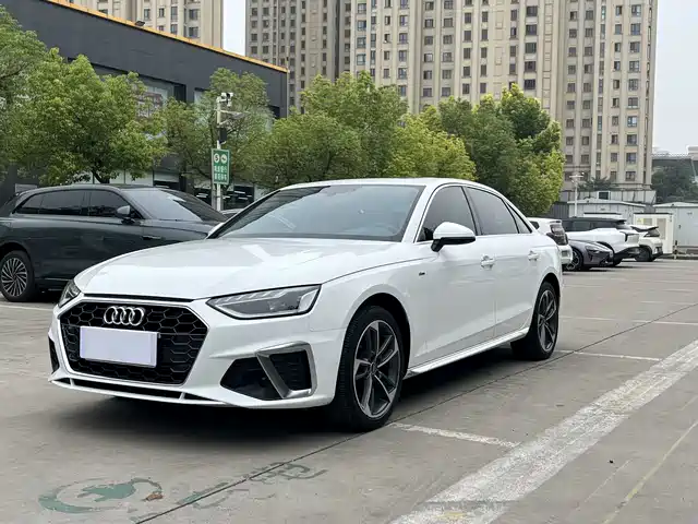 Audi A4L 2021 — купить из Китая под заказ