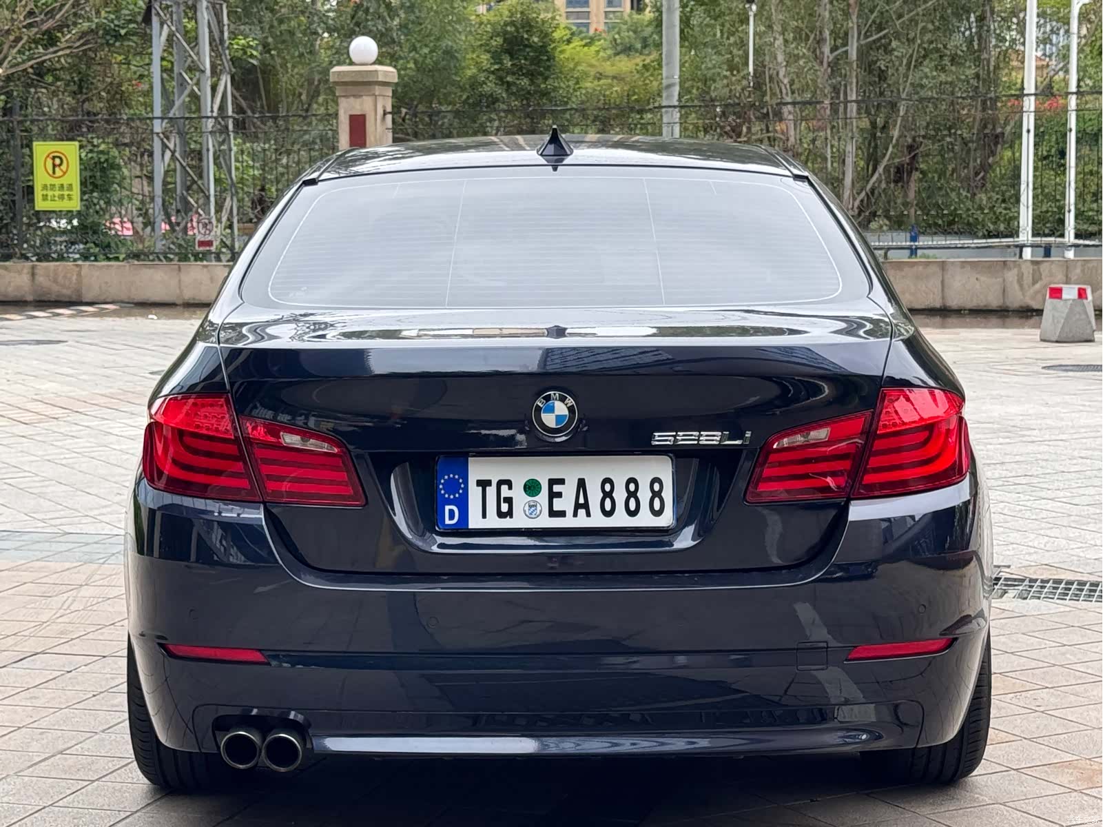 BMW 5 Series, 2011 все фото
