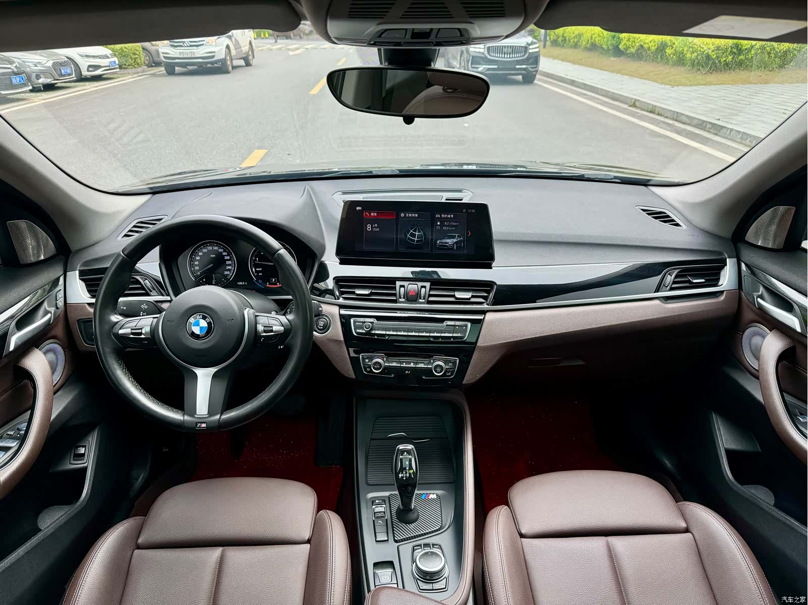 BMW X1, 2022 все фото
