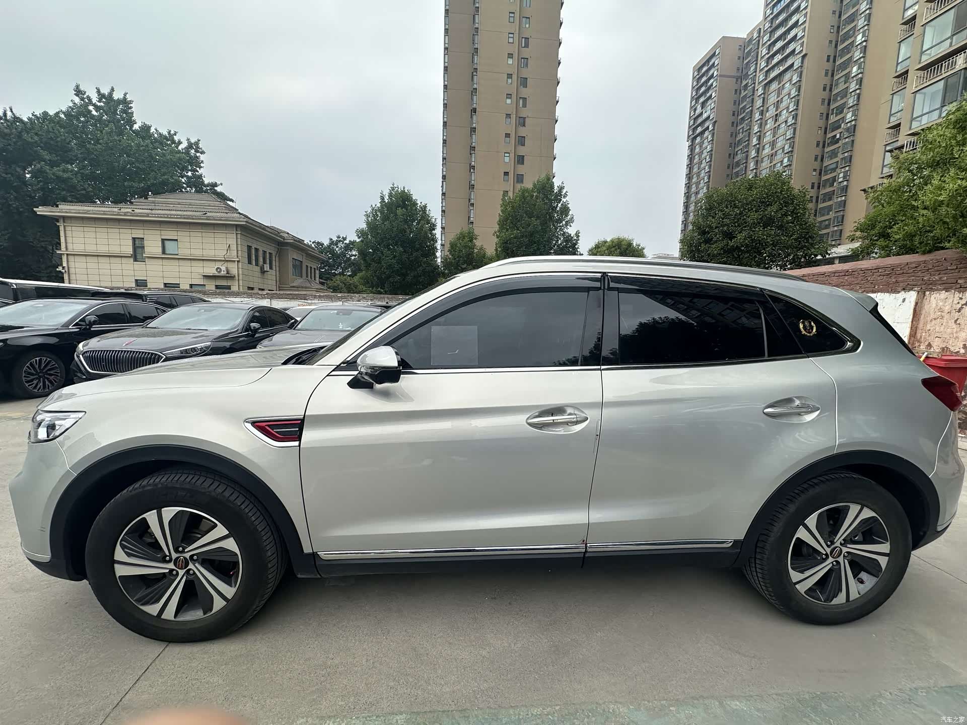 Hongqi HS5, 2021 4