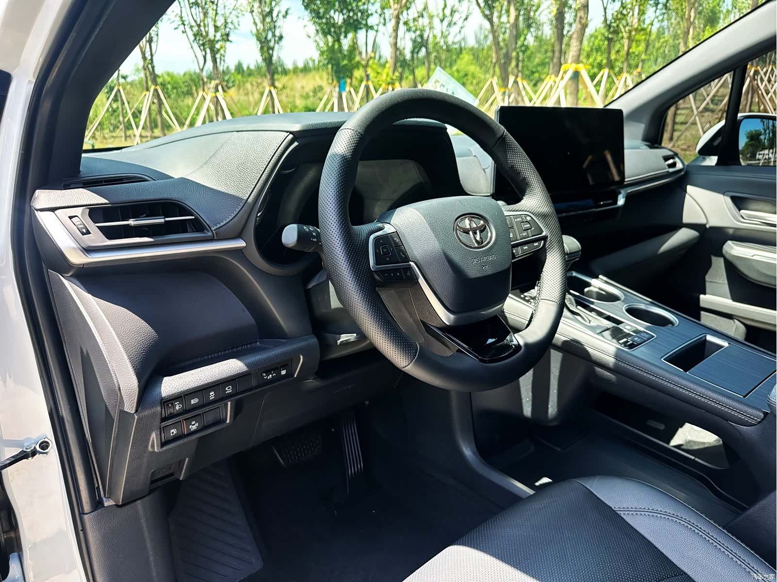 Toyota Sienna, 2023 11