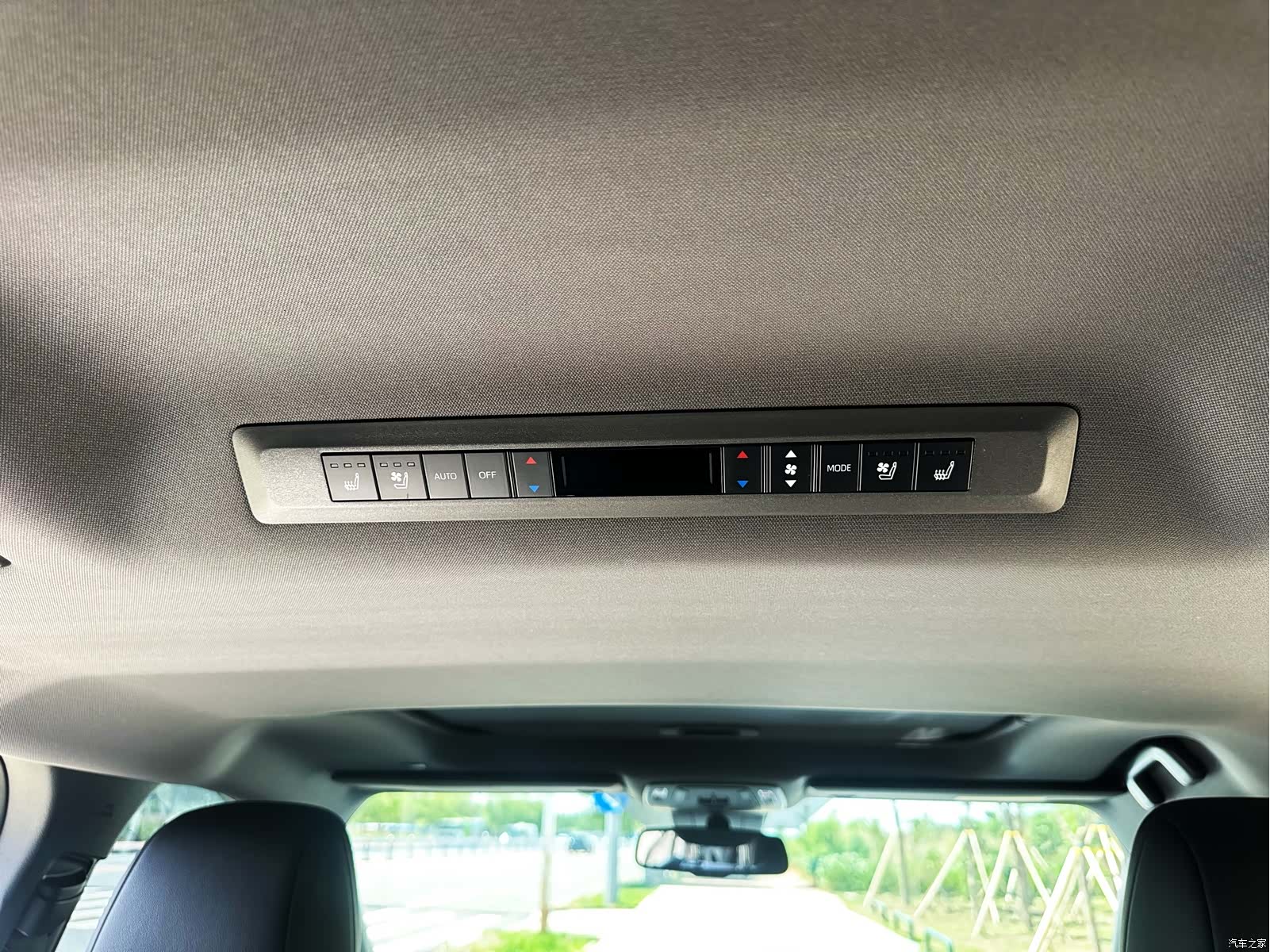 Toyota Sienna, 2023 18