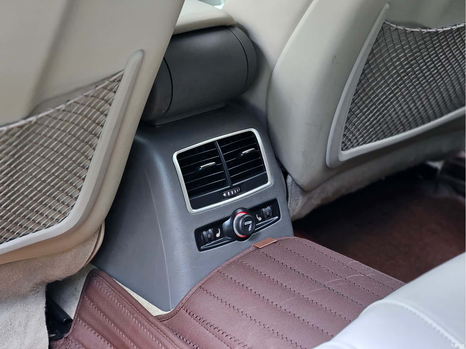 Audi A6L, 2011 18