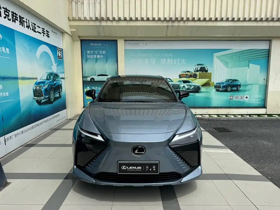 Lexus RZ
