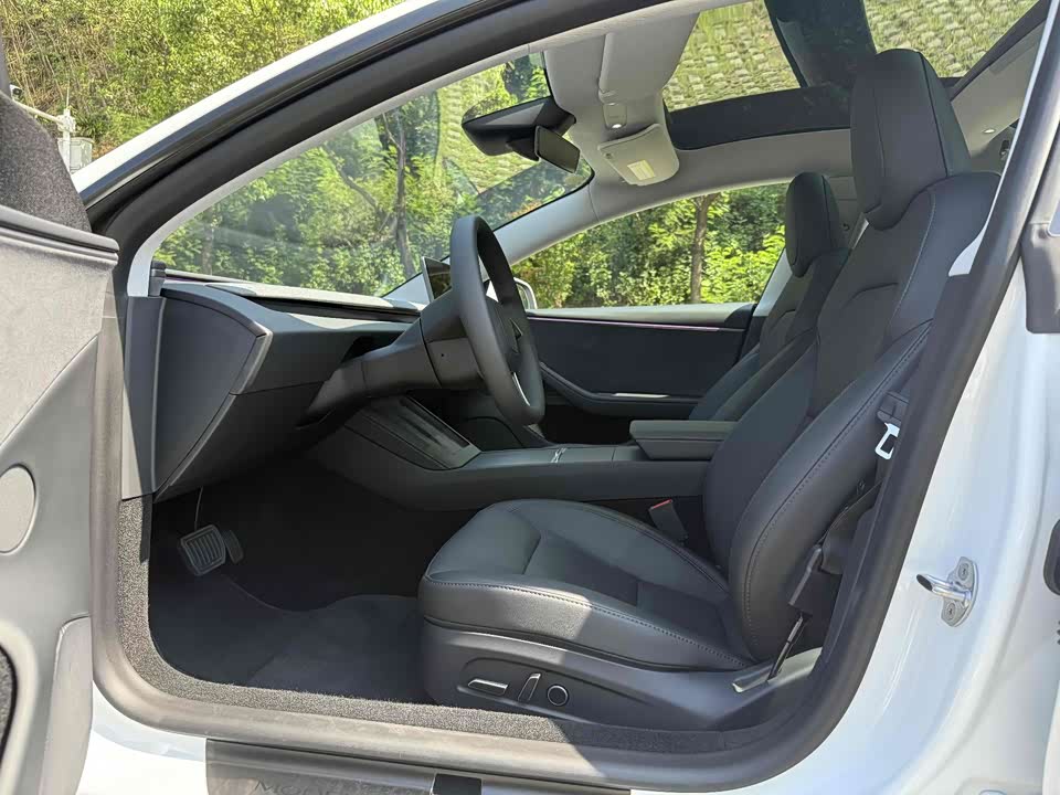 Tesla Model 3 Tesla Model 3
