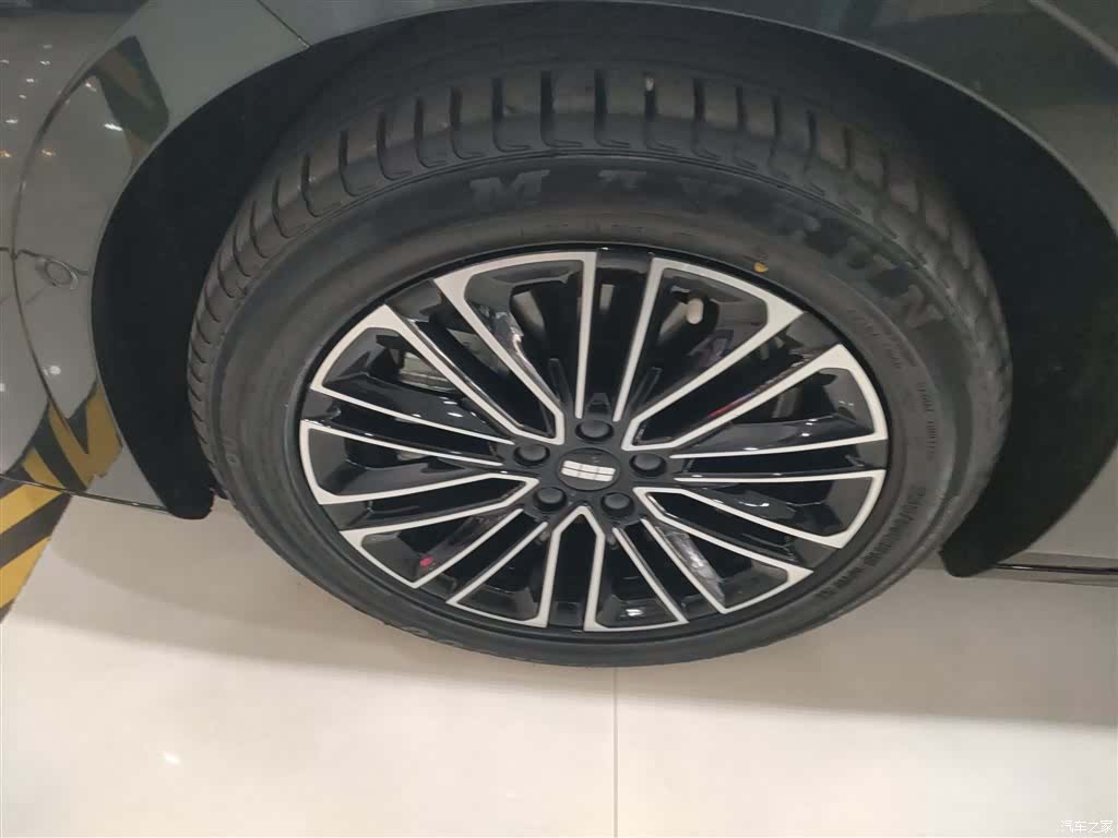 Geely 8, 2025 25