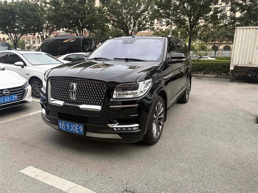Lincoln Navigator