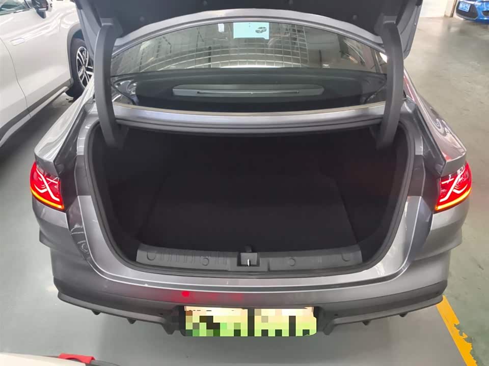 BYD Qin L BYD Qin L
