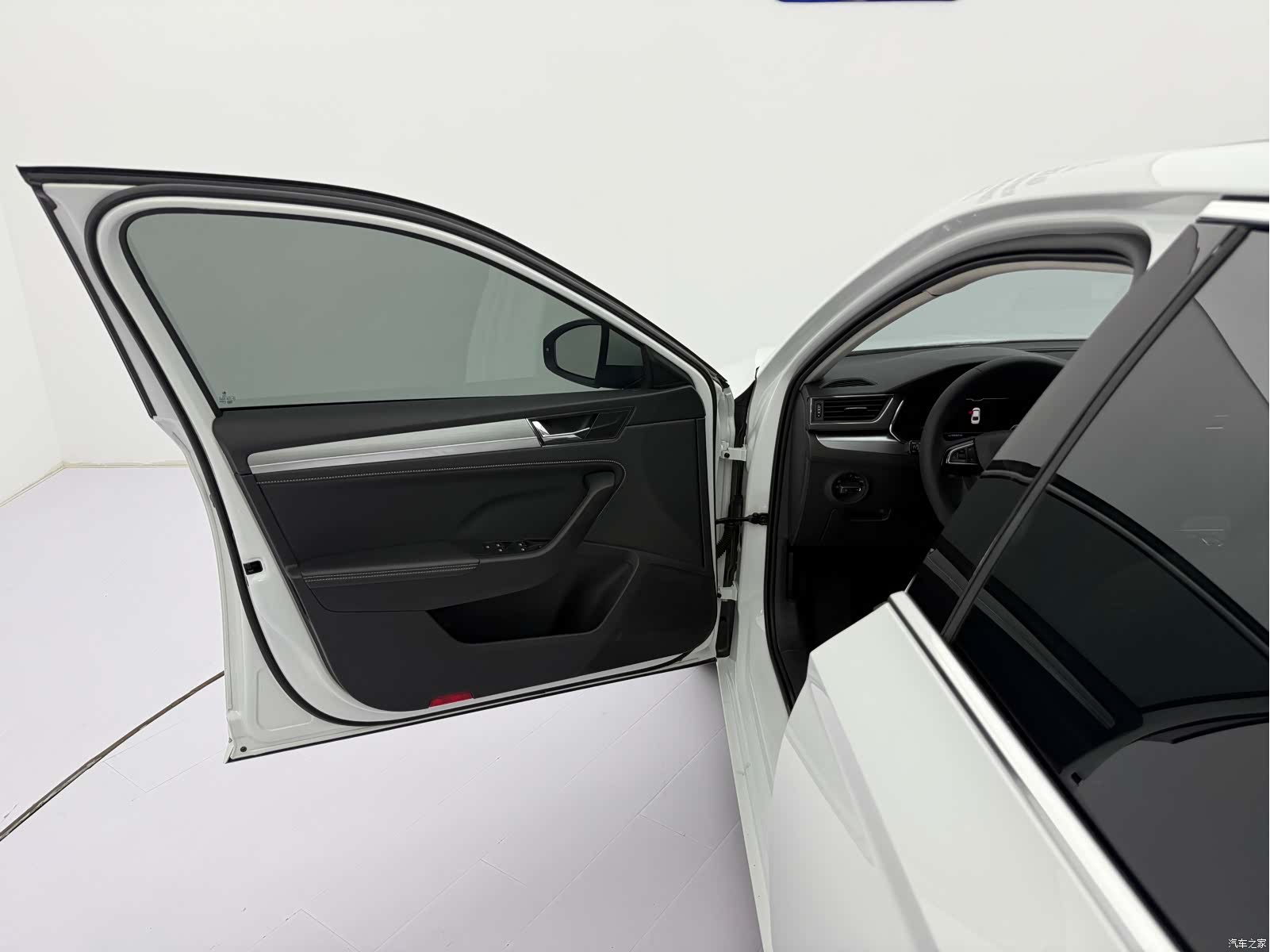Skoda Superb, 2023 21