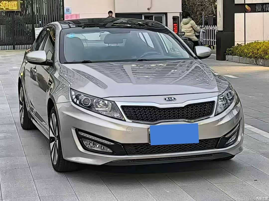 Kia K5, 2012 3