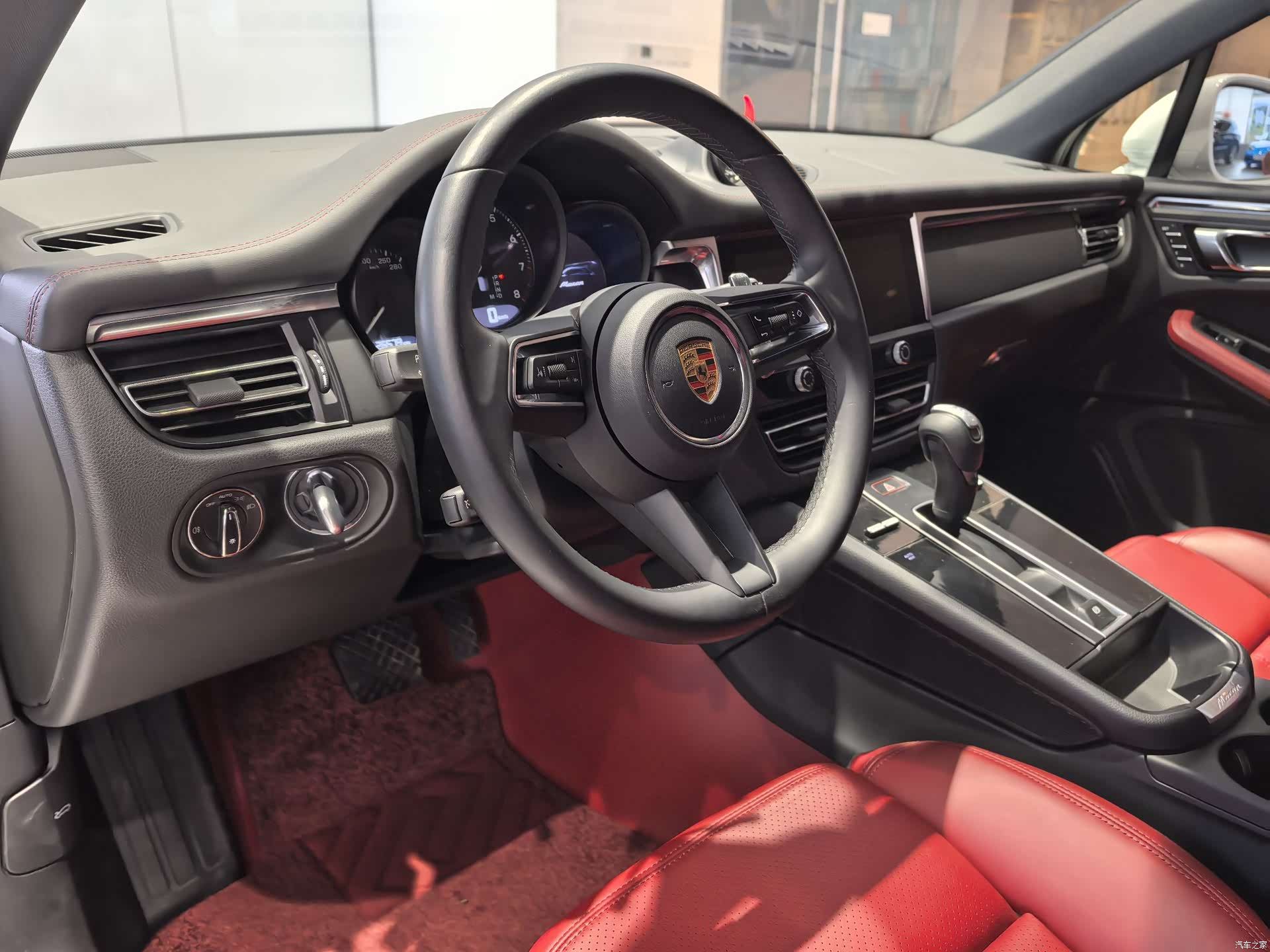 Porsche Macan, 2023 8