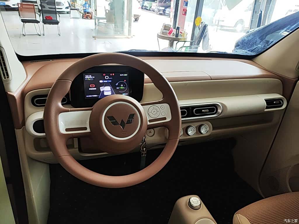 Wuling MINIEV, 2025 10