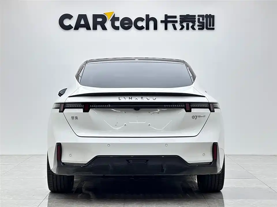 Lynk & Co 07 EM-P