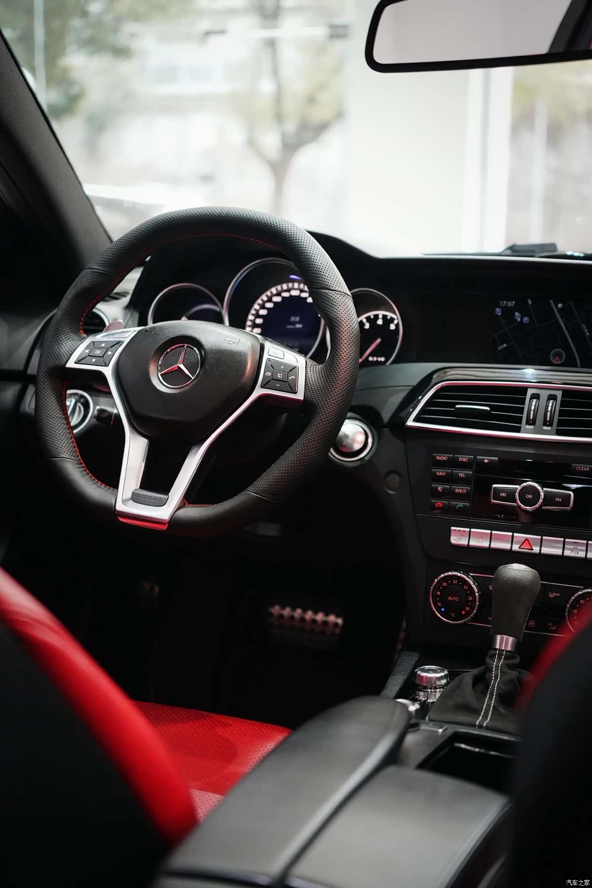 Mercedes-Benz C-Class, 2015 20