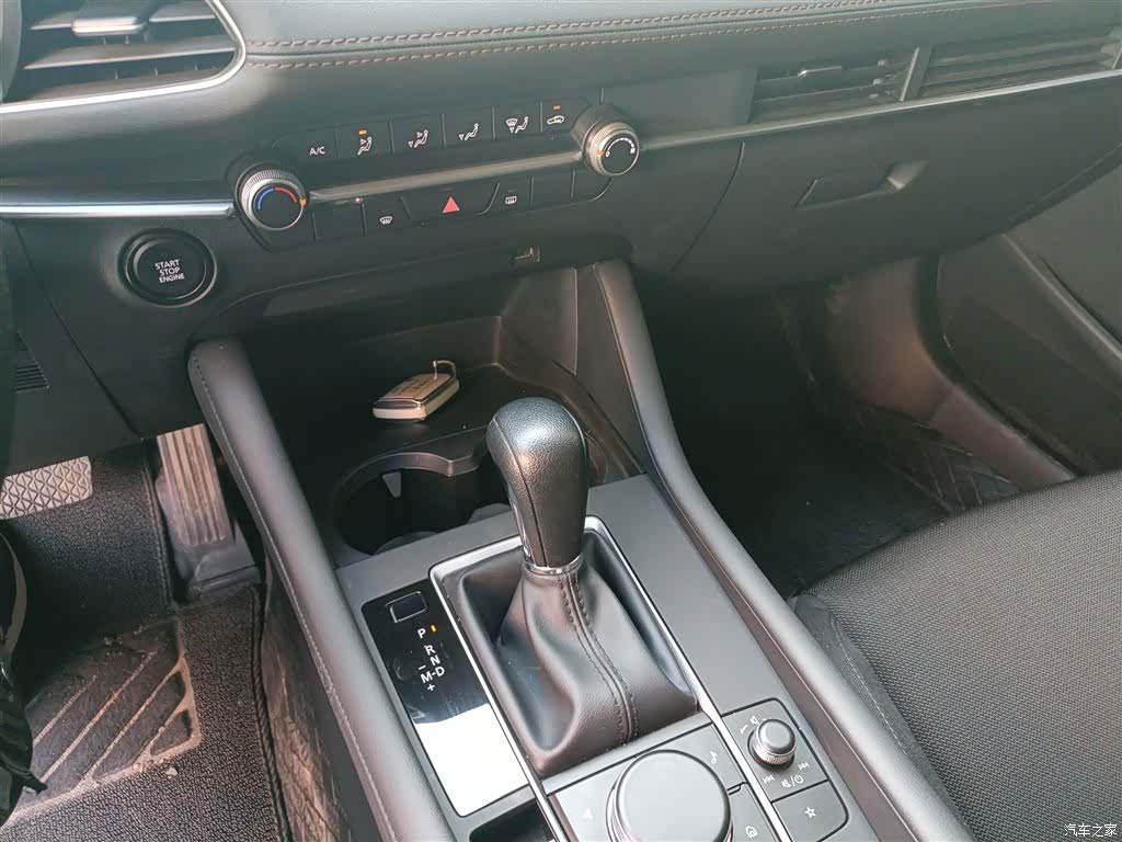 Mazda Mazda3, 2024 14