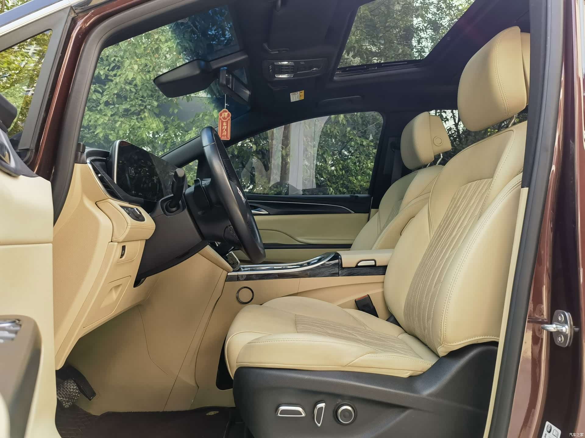 Buick GL8, 2022 8