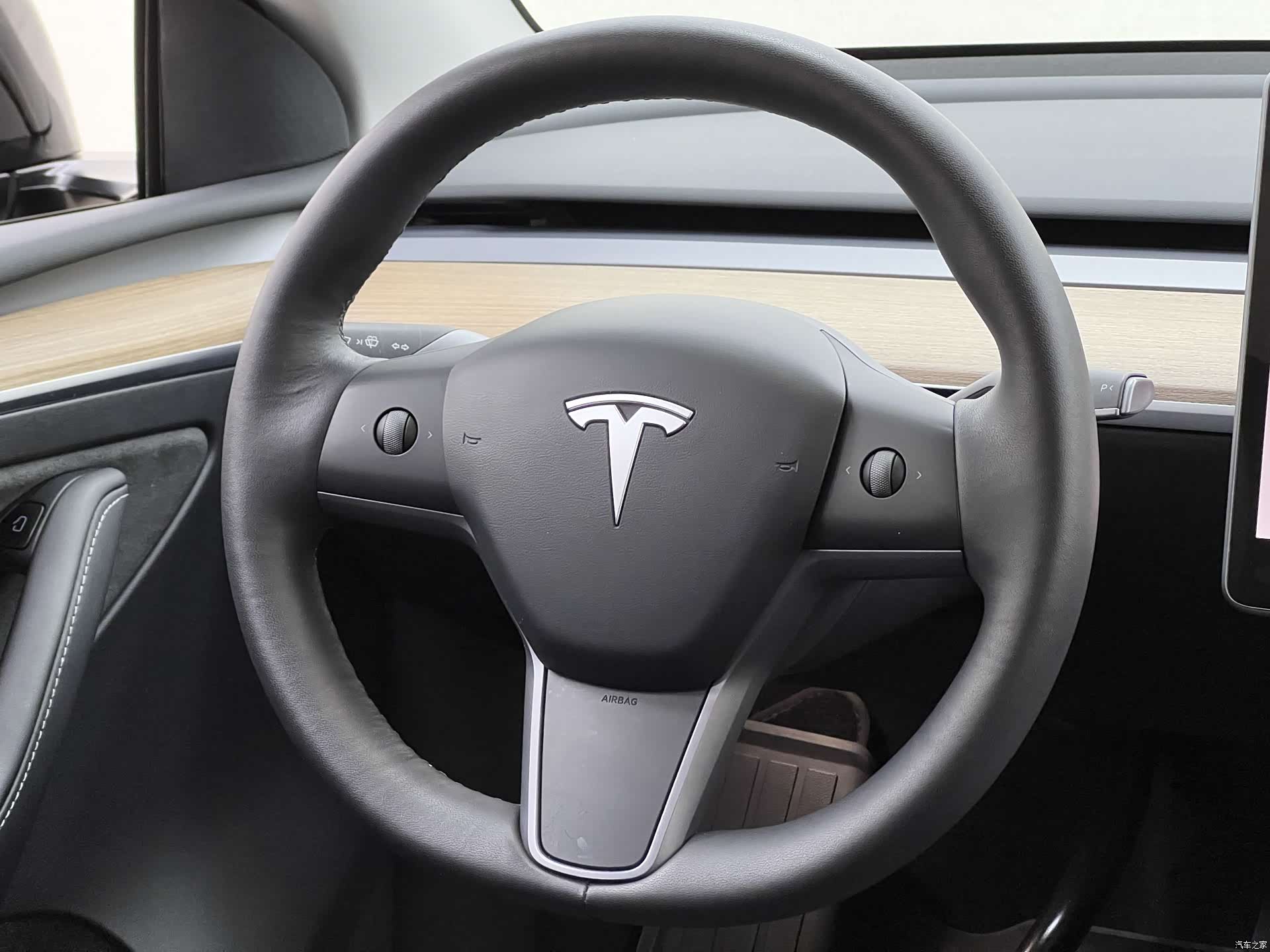 Tesla Model Y, 2022 12