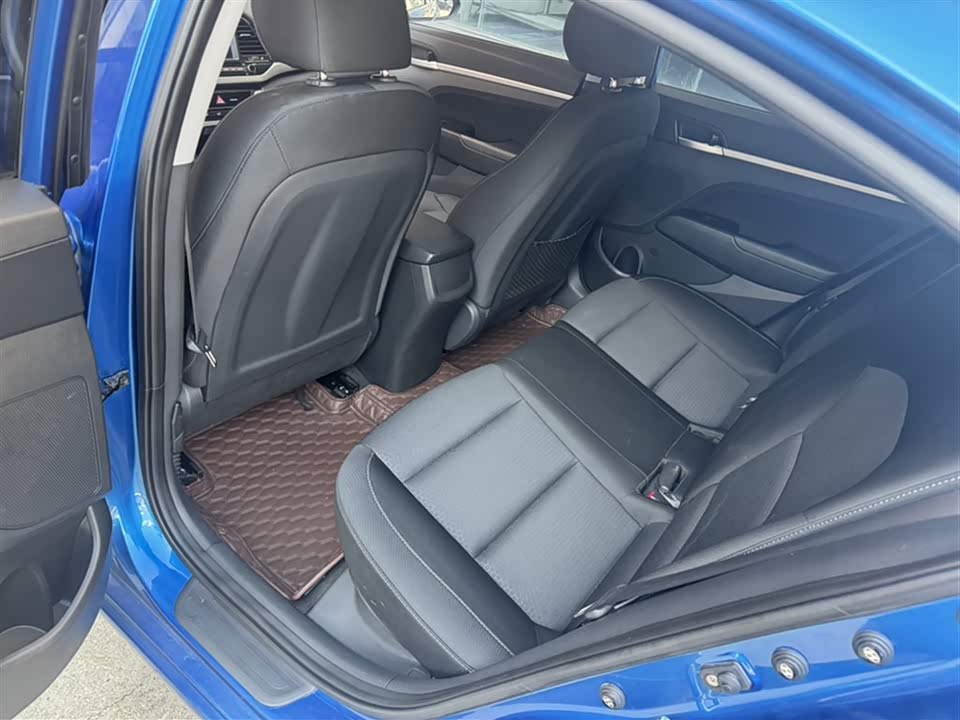 Dongfeng Shiyan Car