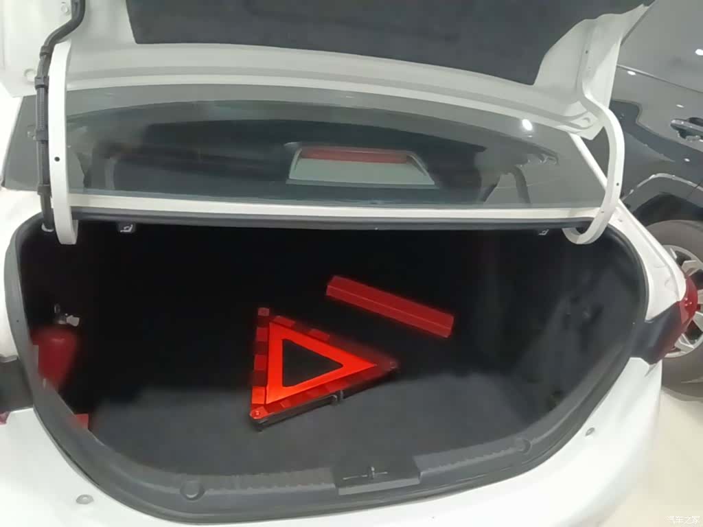 Mazda Mazda3, 2016 15