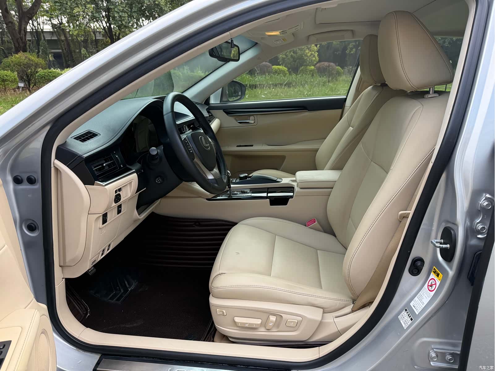 Lexus ES, 2014 7