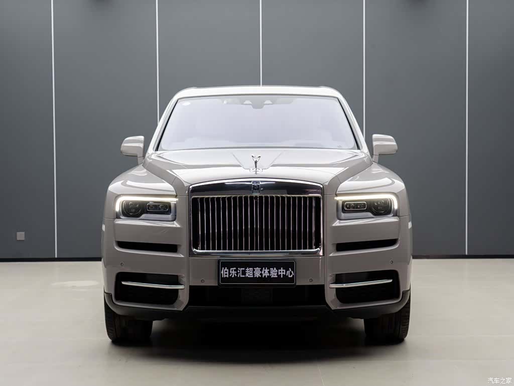 Rolls-Royce Cullinan, 2021 4